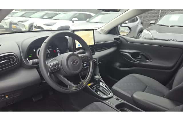 Toyota Yaris (2025) thumbnail 11