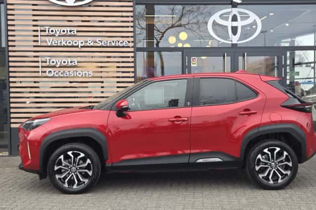 Toyota Yaris Cross (2023) thumbnail 3
