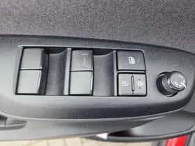 Toyota Yaris Cross (2023) thumbnail 24