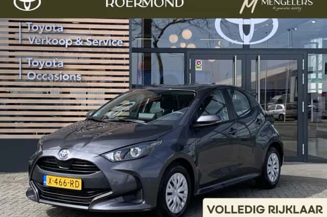 Toyota Yaris (2024) thumbnail 1