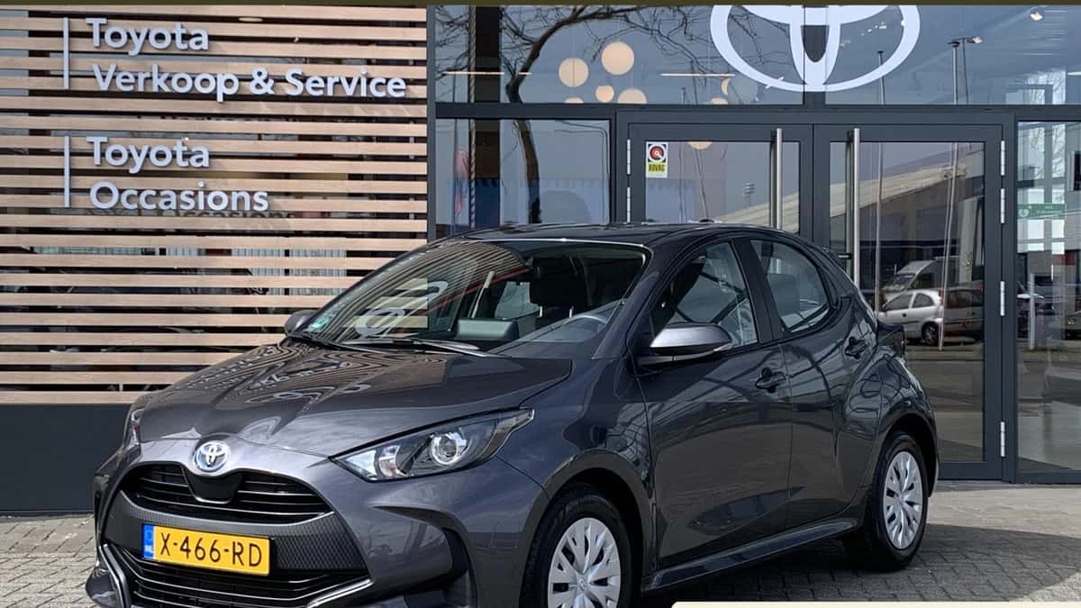 Toyota Yaris (2024) — foto 1
