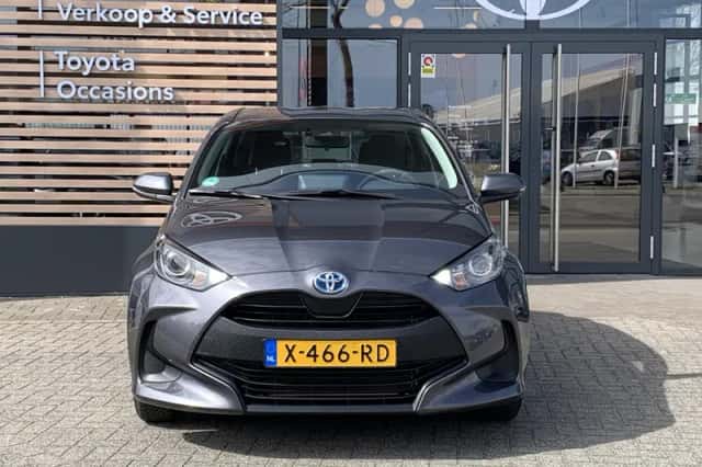 Toyota Yaris (2024) thumbnail 2