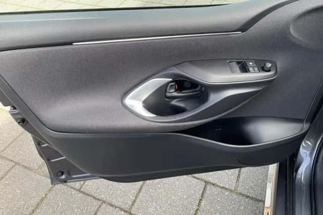 Toyota Yaris (2024) thumbnail 17