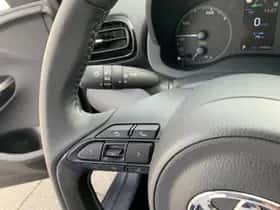 Toyota Yaris (2024) thumbnail 19