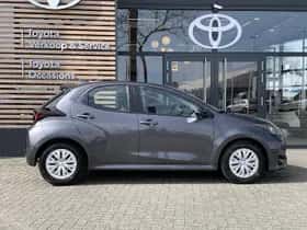 Toyota Yaris (2024) thumbnail 4