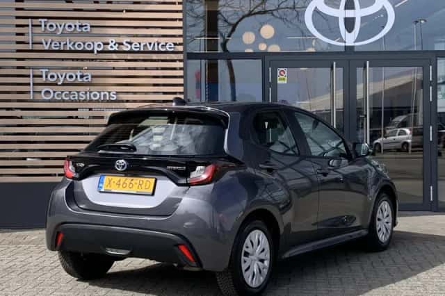 Toyota Yaris (2024) thumbnail 5