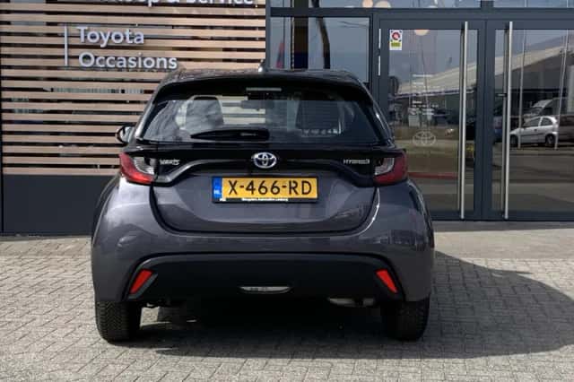 Toyota Yaris (2024) thumbnail 6