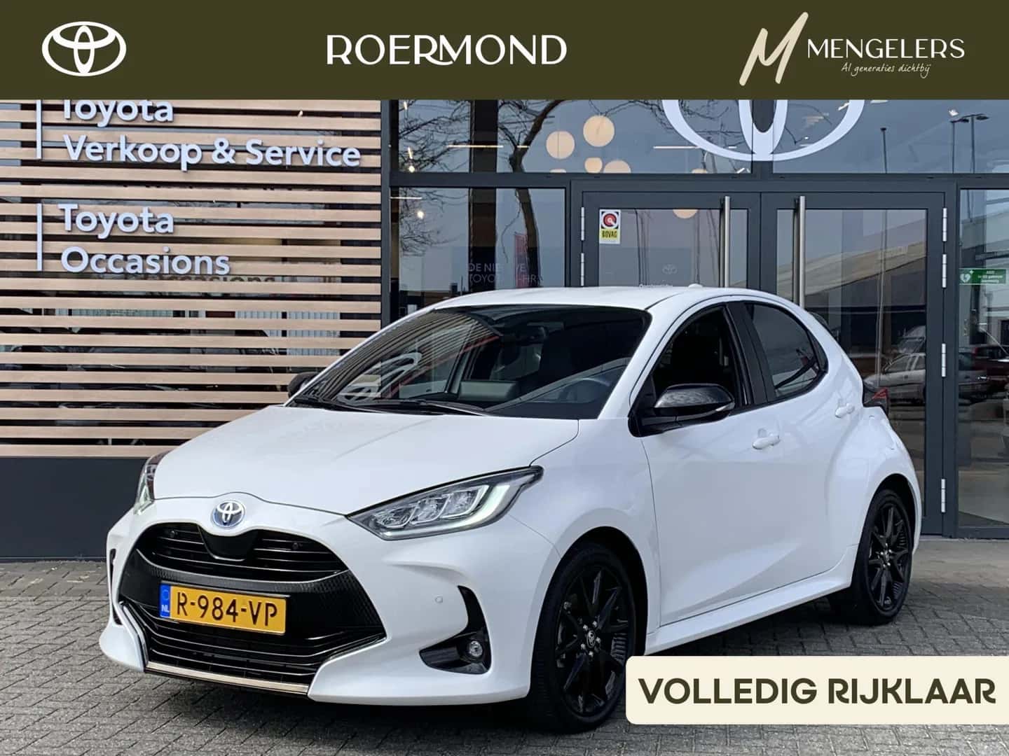 Toyota Yaris (2023) — foto 1