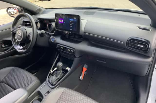 Toyota Yaris (2023) thumbnail 11