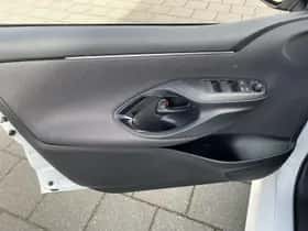 Toyota Yaris (2023) thumbnail 17