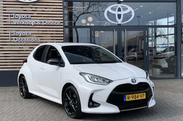 Toyota Yaris (2023) thumbnail 3