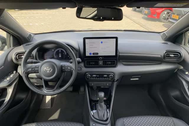 Toyota Yaris (2024) thumbnail 11