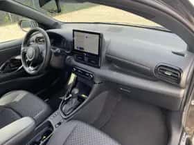 Toyota Yaris (2024) thumbnail 12