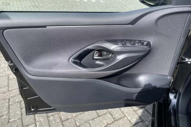 Toyota Yaris (2024) thumbnail 18