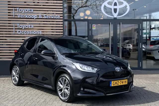 Toyota Yaris (2024) thumbnail 3