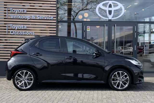Toyota Yaris (2024) thumbnail 4