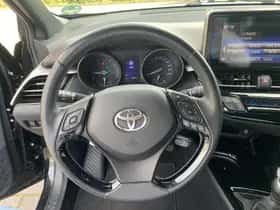 Toyota C-HR (2017) thumbnail 13