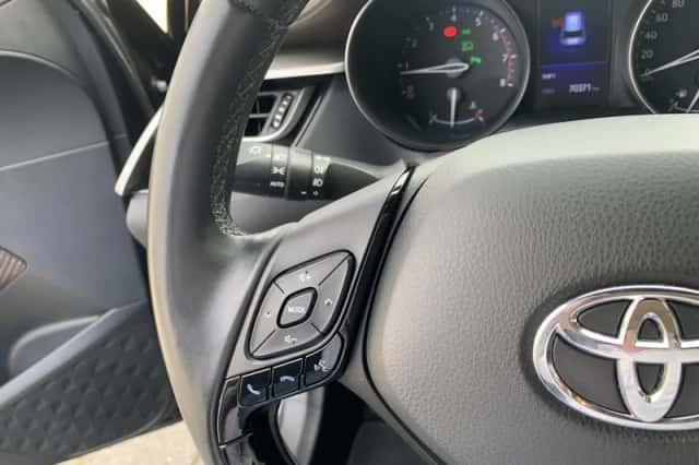 Toyota C-HR (2017) thumbnail 20