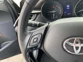 Toyota C-HR (2017) thumbnail 20