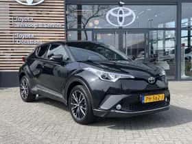 Toyota C-HR (2017) thumbnail 3