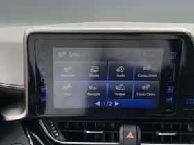 Toyota C-HR (2017) thumbnail 24