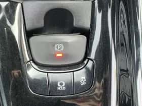 Toyota C-HR (2017) thumbnail 31