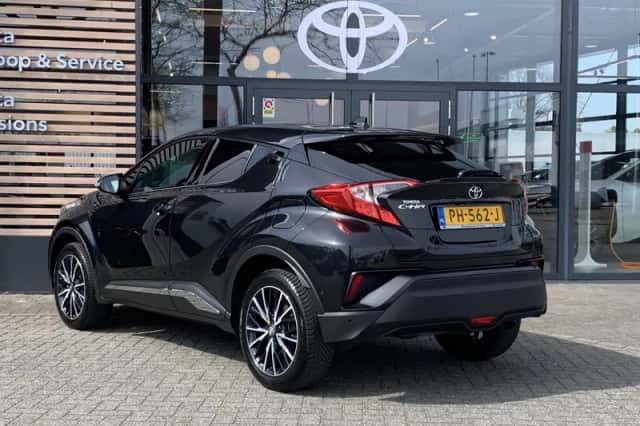 Toyota C-HR (2017) thumbnail 7
