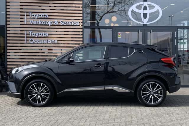 Toyota C-HR (2017) thumbnail 8