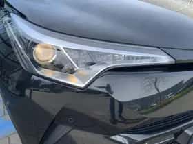 Toyota C-HR (2017) thumbnail 10