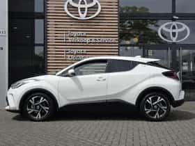 Toyota C-HR (2022) thumbnail 2