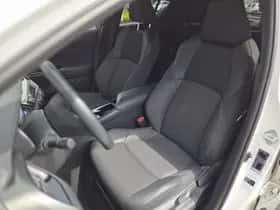 Toyota C-HR (2022) thumbnail 8