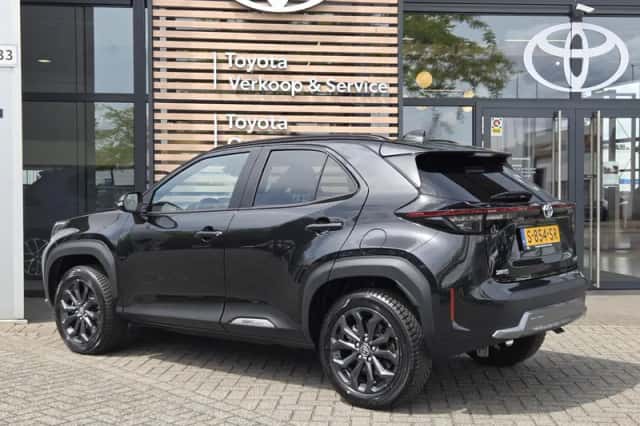 Toyota Yaris Cross (2023) thumbnail 3