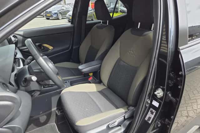 Toyota Yaris Cross (2023) thumbnail 8