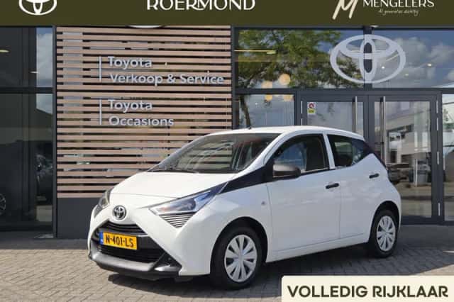 Toyota Aygo (2021) thumbnail 1