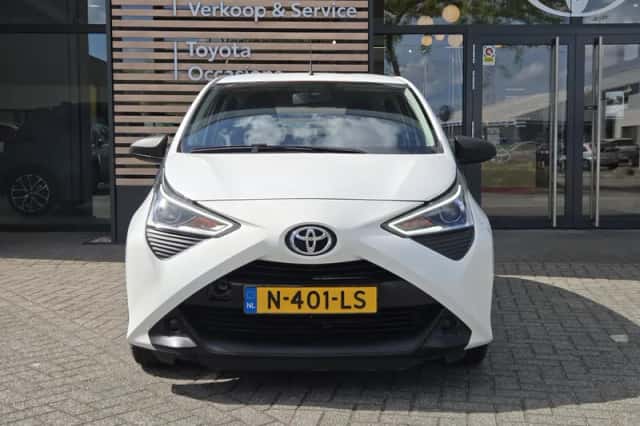Toyota Aygo (2021) thumbnail 3