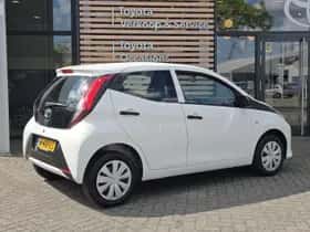 Toyota Aygo (2021) thumbnail 5