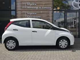 Toyota Aygo (2021) thumbnail 6