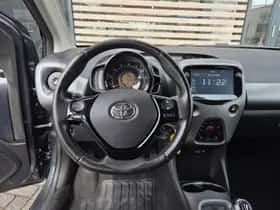 Toyota Aygo (2019) thumbnail 8