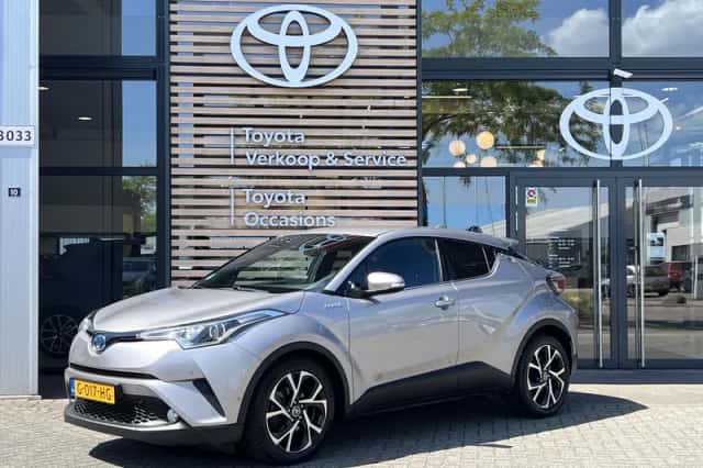 Toyota C-HR (2019) thumbnail 2