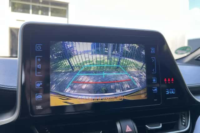 Toyota C-HR (2019) thumbnail 12