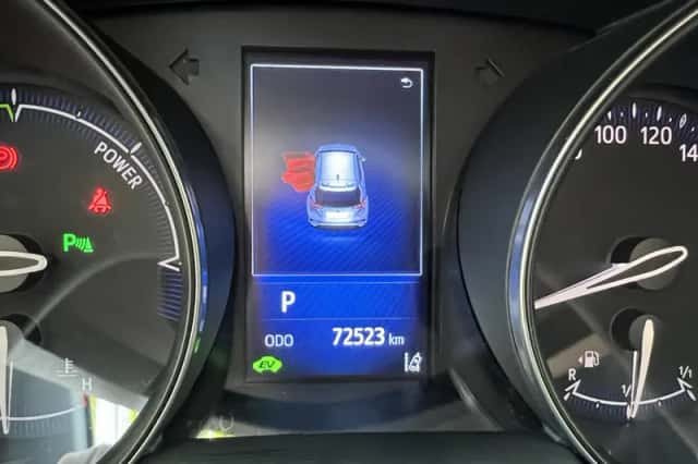 Toyota C-HR (2019) thumbnail 13
