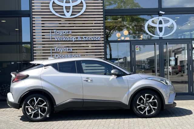 Toyota C-HR (2019) thumbnail 6