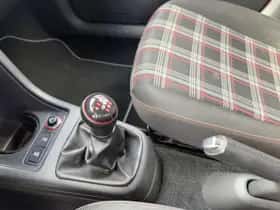 Volkswagen Up! (2019) thumbnail 17