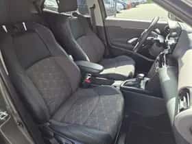 Toyota Yaris Cross (2021) thumbnail 11