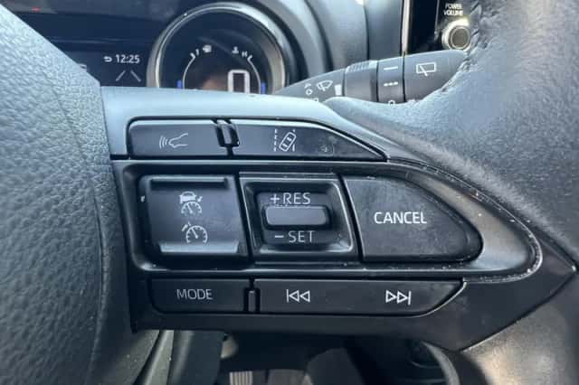 Toyota Yaris (2021) thumbnail 13