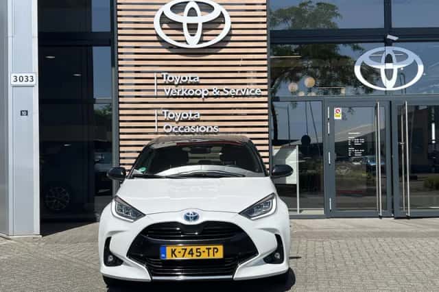 Toyota Yaris (2021) thumbnail 8