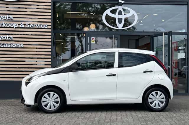 Toyota Aygo (2020) thumbnail 2
