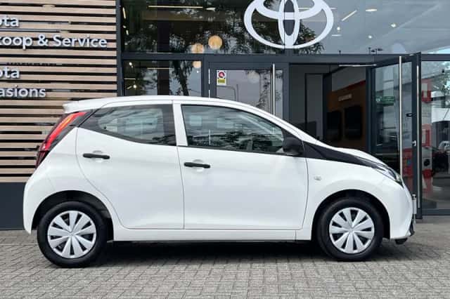 Toyota Aygo (2020) thumbnail 6