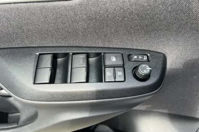 Toyota Yaris Cross (2025) thumbnail 18