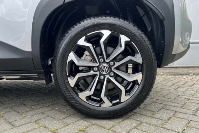Toyota Yaris Cross (2025) thumbnail 23
